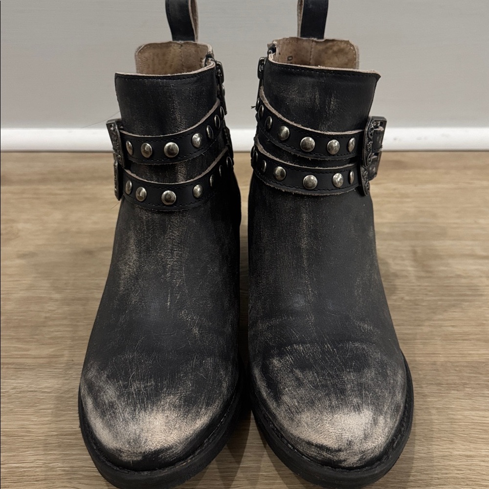 Circle G Black Leather Ankle Boots with Studded Straps - Picture 5 of 16
